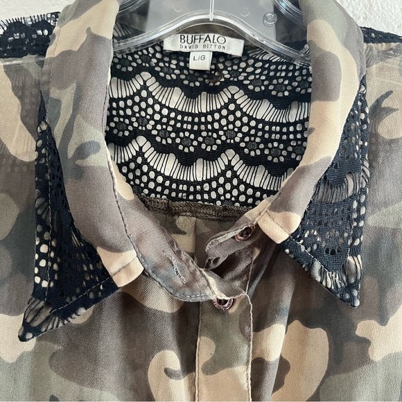 BUFFALO David Bitton Sleeveless Camouflage Blouse Size Large - Picture 3 of 7